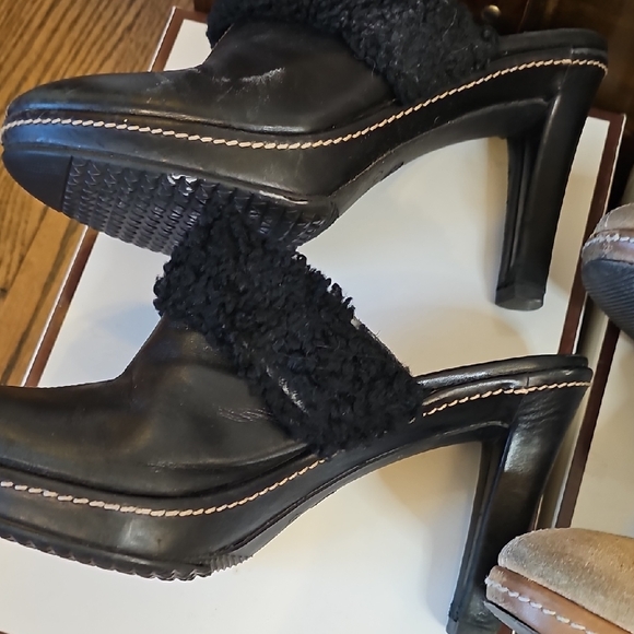 Vintage Coach Women's Black and Tan Shearling Mules - Make Offer - Picture 12 of 17
